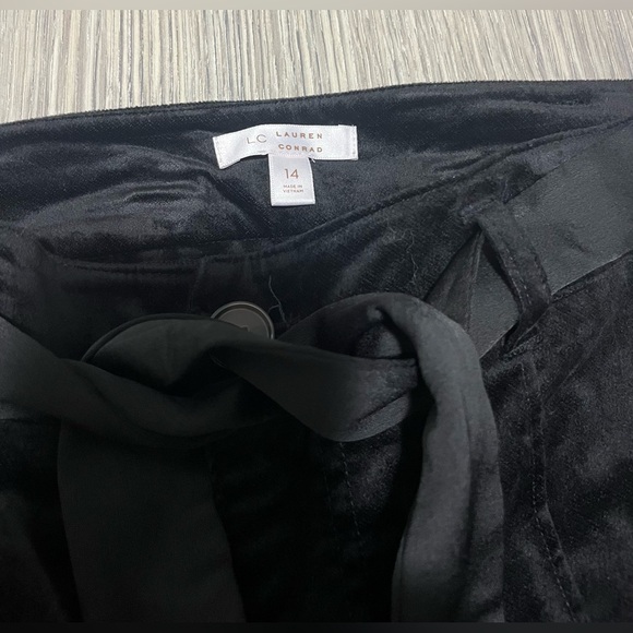 Lauren Conrad Black Velvet Holiday Pintuck Straight-leg Slacks EUC, Size 14 - Picture 4 of 8
